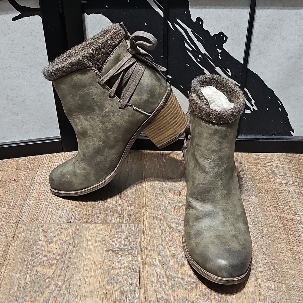 Roxy Fur Heel Ankle Boots in Olive and Brown Size 9